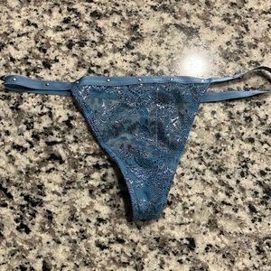 Victoria’s Secret thong xs t string
